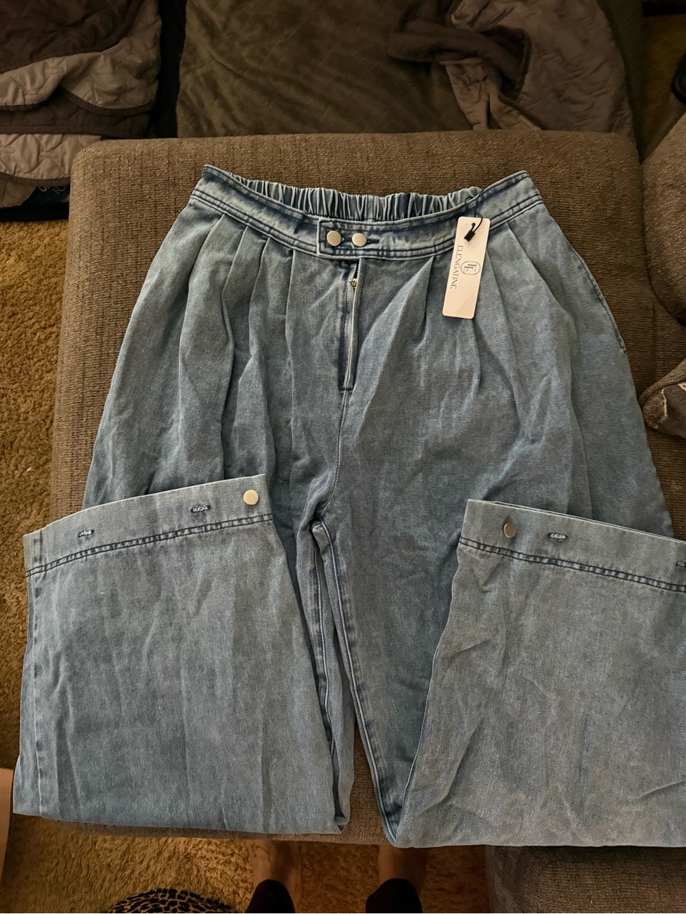 Light Blue Women’s Wide-Leg Jeans